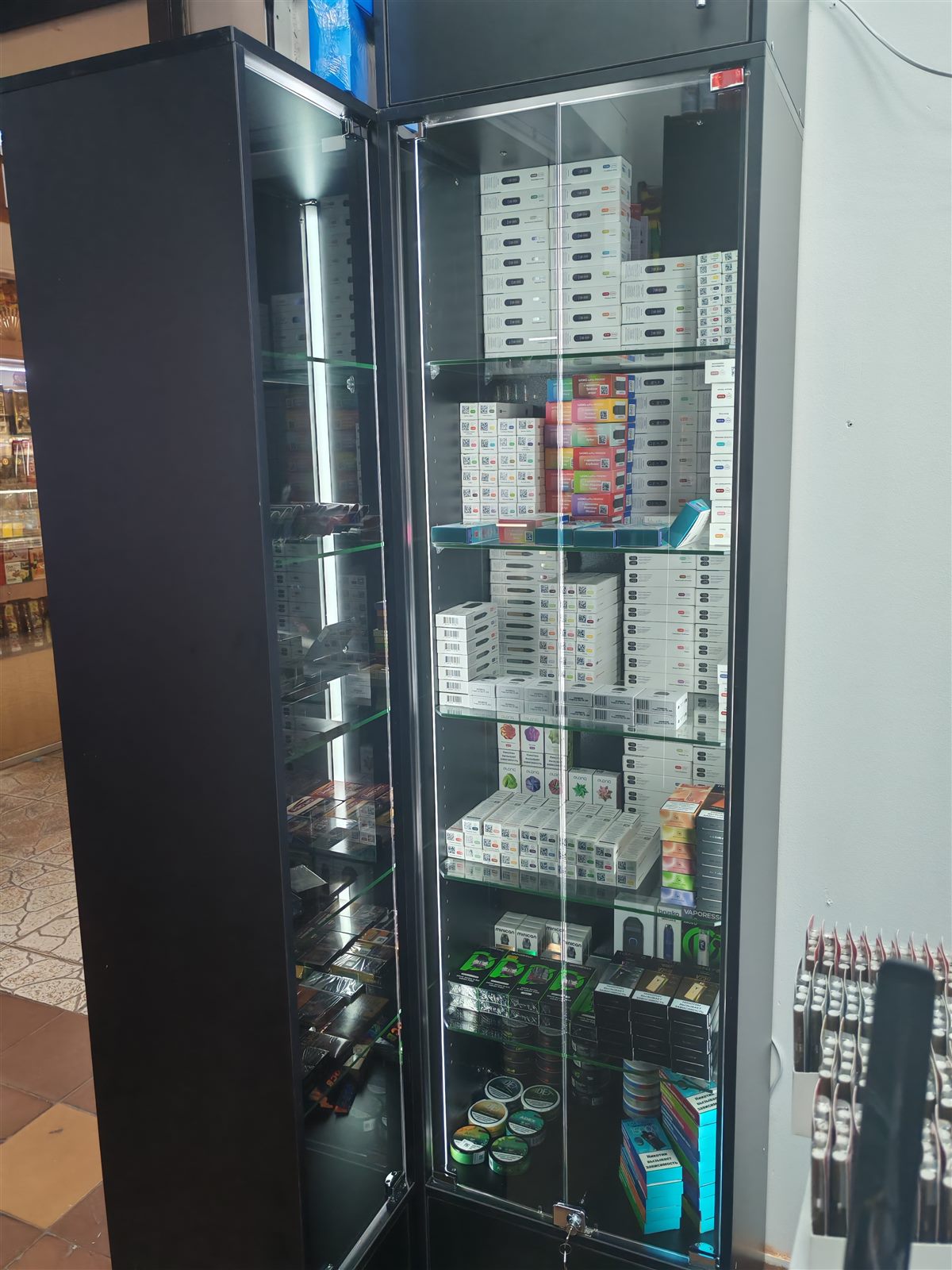Товары в магазине IHS в ТЦ Анадырская